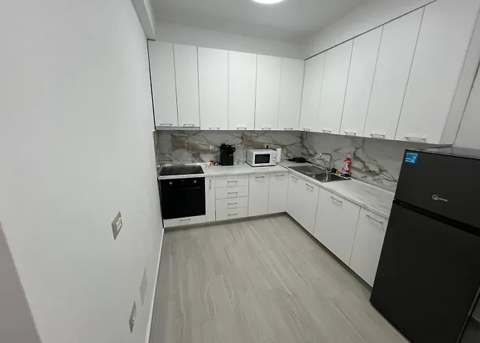 Lumiver Golem (Tirana)